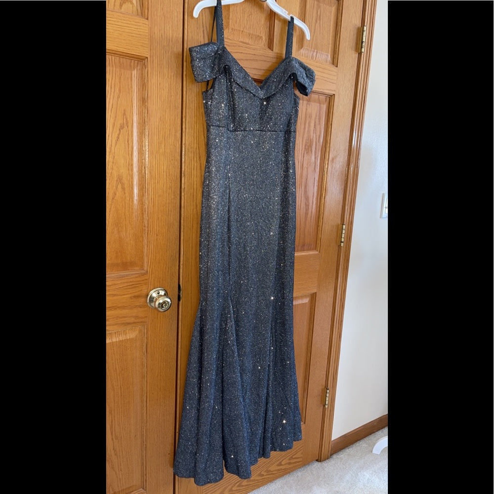 Women’s Formal Dress Sizes 6, 16 R&M Richards Gown Gray Metallic Cold Shoulder